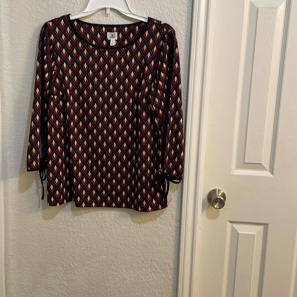 DressBarn Blouse with Sides open / Size Med/ classey and only wore once